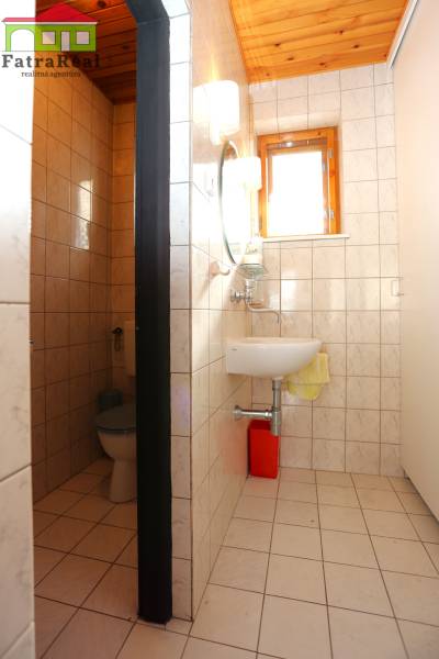 9. WC s umývadlom